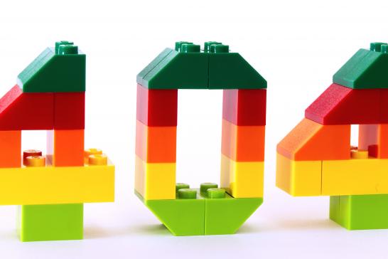 Legopalikoista koottu teksti "404".